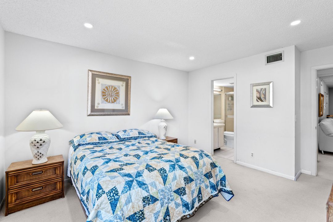 Под контрактом: $115,000 (2 спален, 2 ванн, 924 Квадратных фут)