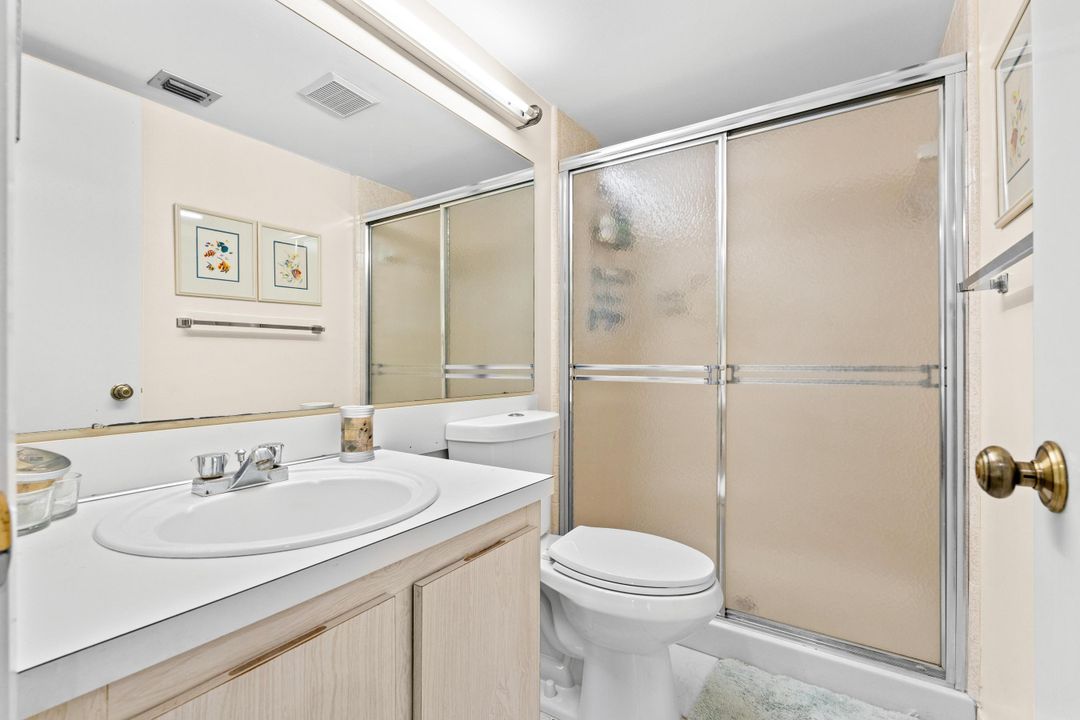 Под контрактом: $115,000 (2 спален, 2 ванн, 924 Квадратных фут)