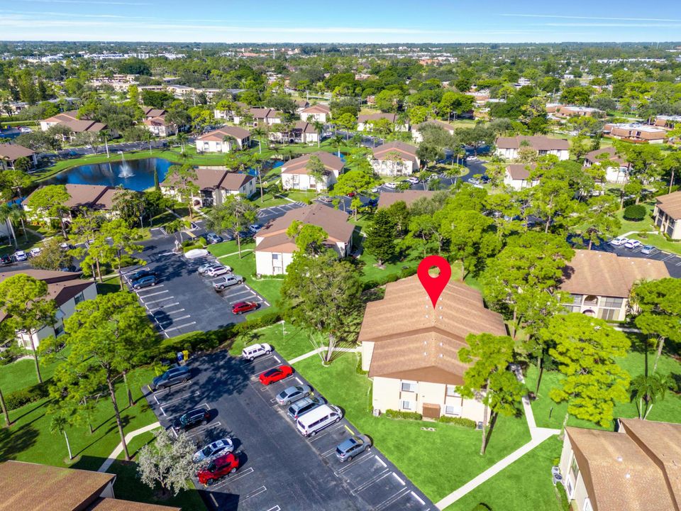 Под контрактом: $115,000 (2 спален, 2 ванн, 924 Квадратных фут)