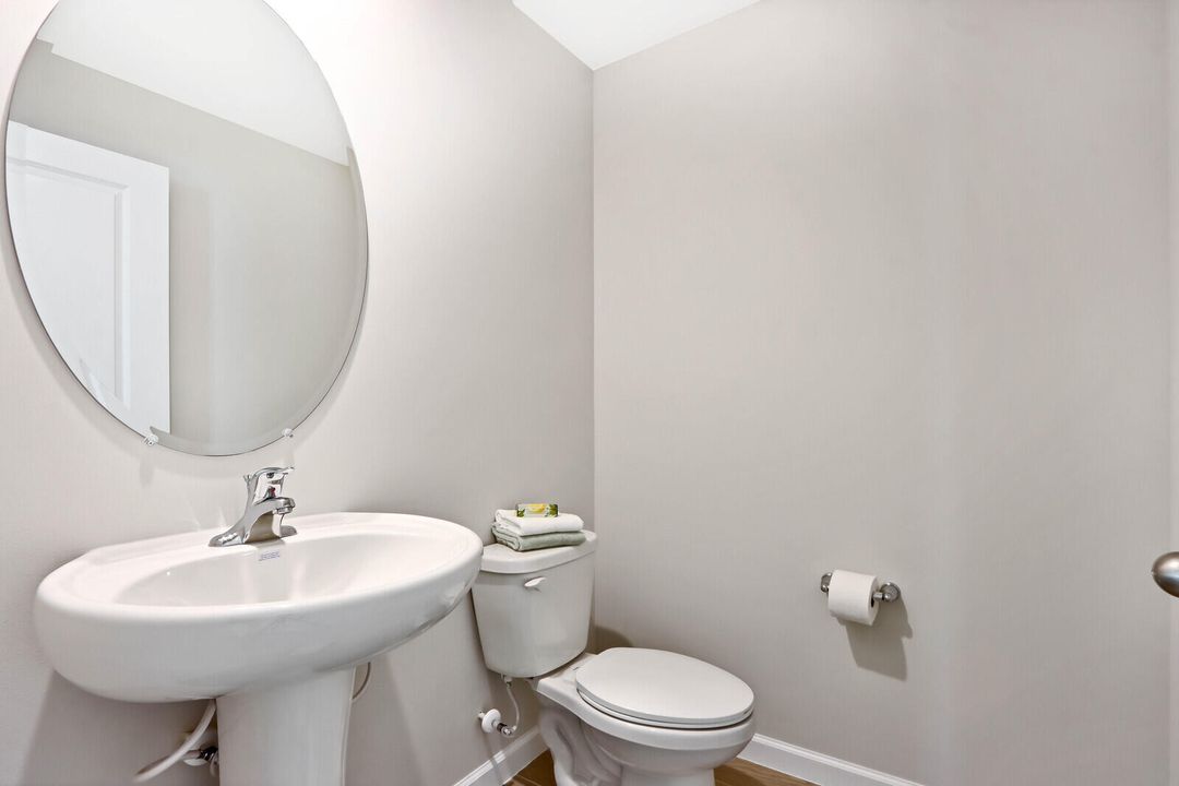 For Sale: $450,000 (3 beds, 2 baths, 1804 Square Feet)