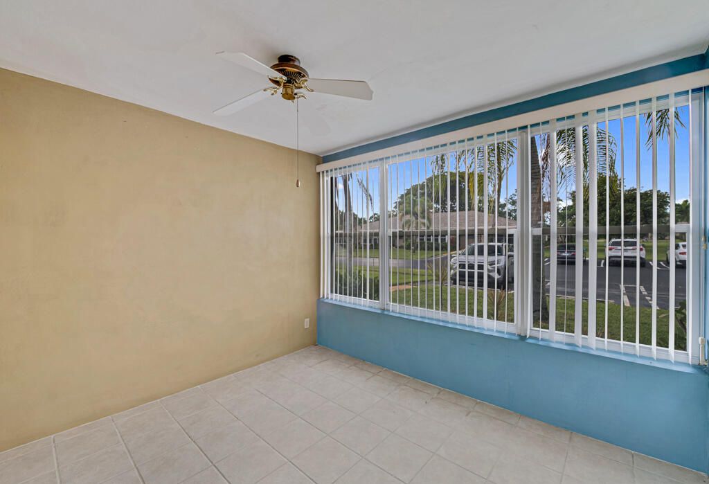 For Sale: $216,000 (2 beds, 2 baths, 1140 Square Feet)