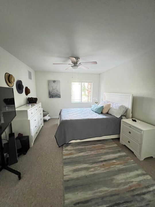 For Rent: $1,650 (1 beds, 1 baths, 868 Square Feet)