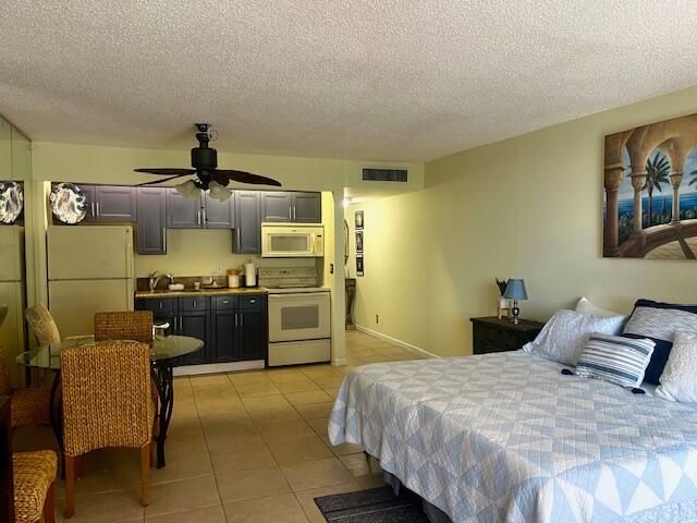 For Rent: $2,500 (1 beds, 1 baths, 564 Square Feet)