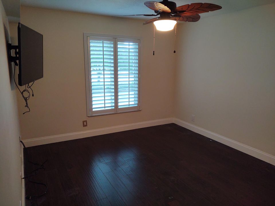 For Rent: $1,850 (2 beds, 2 baths, 1018 Square Feet)