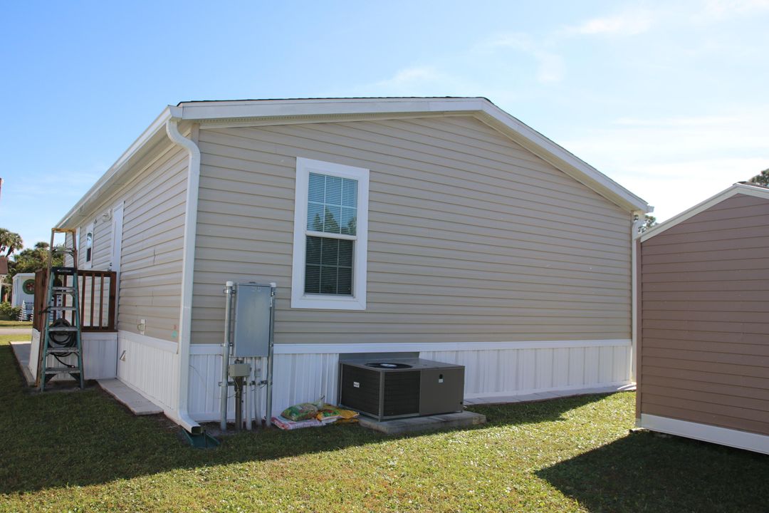 For Sale: $110,000 (3 beds, 2 baths, 1200 Square Feet)