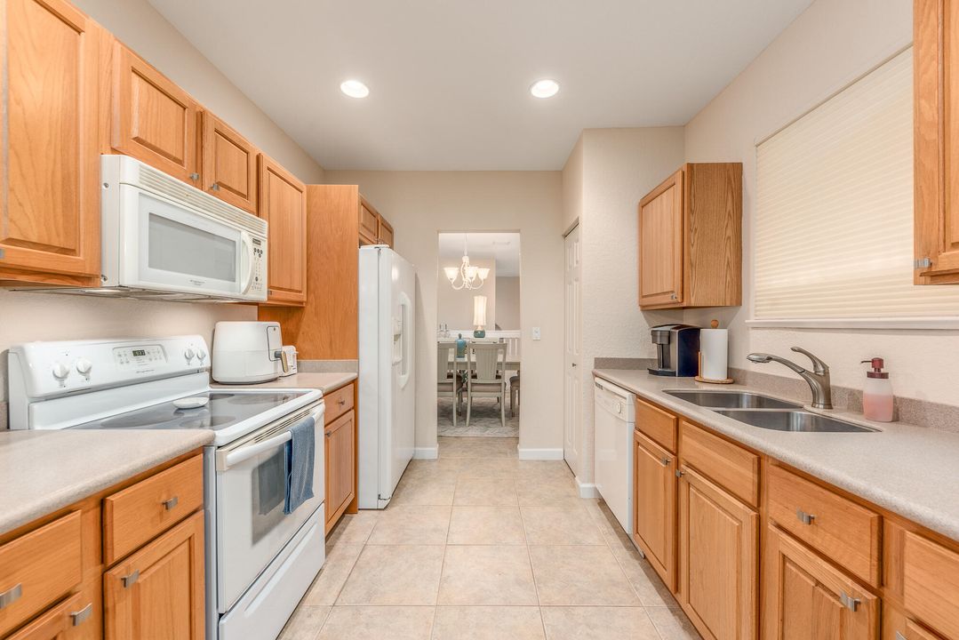 For Sale: $375,000 (3 beds, 2 baths, 1896 Square Feet)