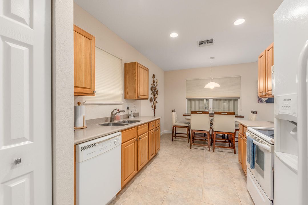 For Sale: $375,000 (3 beds, 2 baths, 1896 Square Feet)