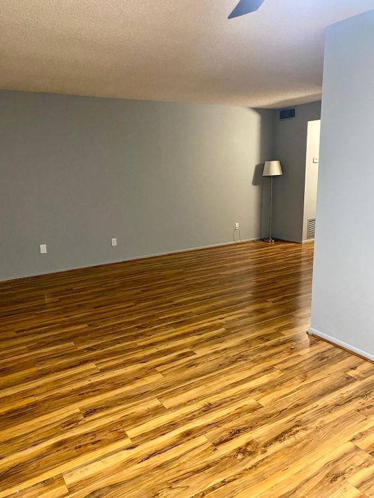 For Rent: $1,400 (1 beds, 1 baths, 750 Square Feet)