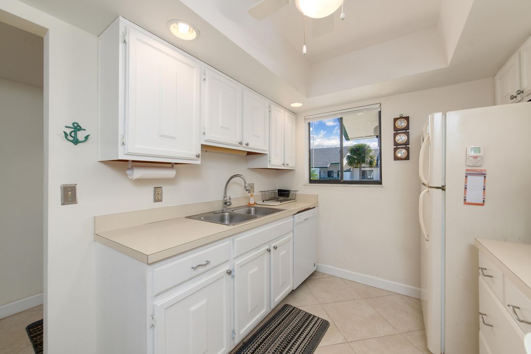 For Sale: $339,000 (2 beds, 2 baths, 1289 Square Feet)