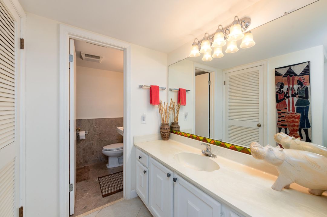 For Sale: $339,000 (2 beds, 2 baths, 1289 Square Feet)