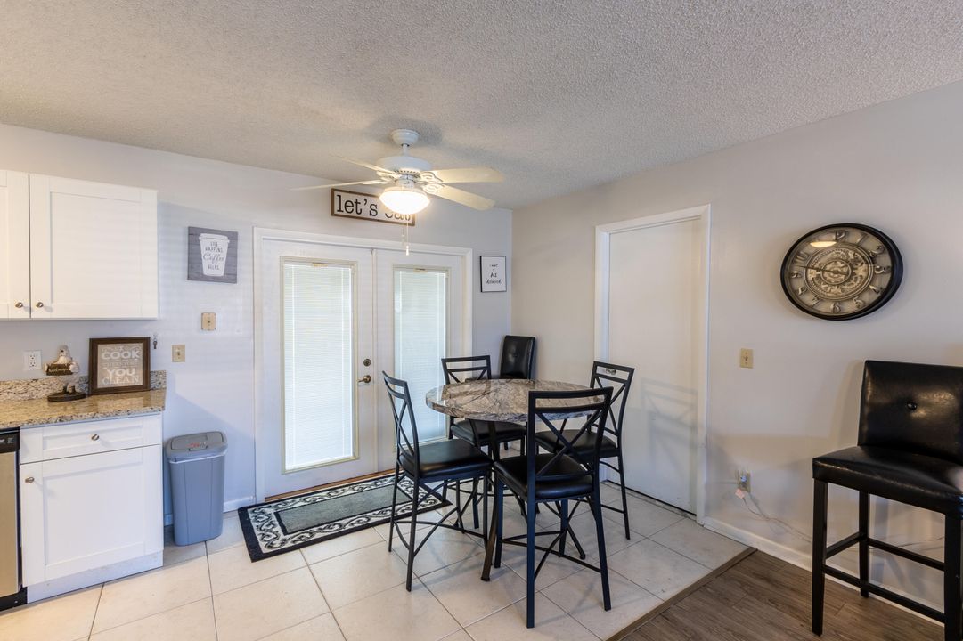 Active With Contract: $1,950 (2 beds, 1 baths, 900 Square Feet)