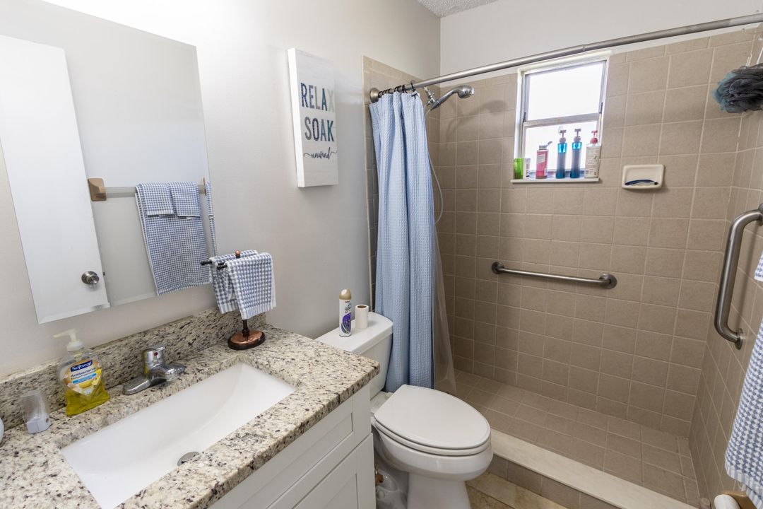 Active With Contract: $1,950 (2 beds, 1 baths, 900 Square Feet)