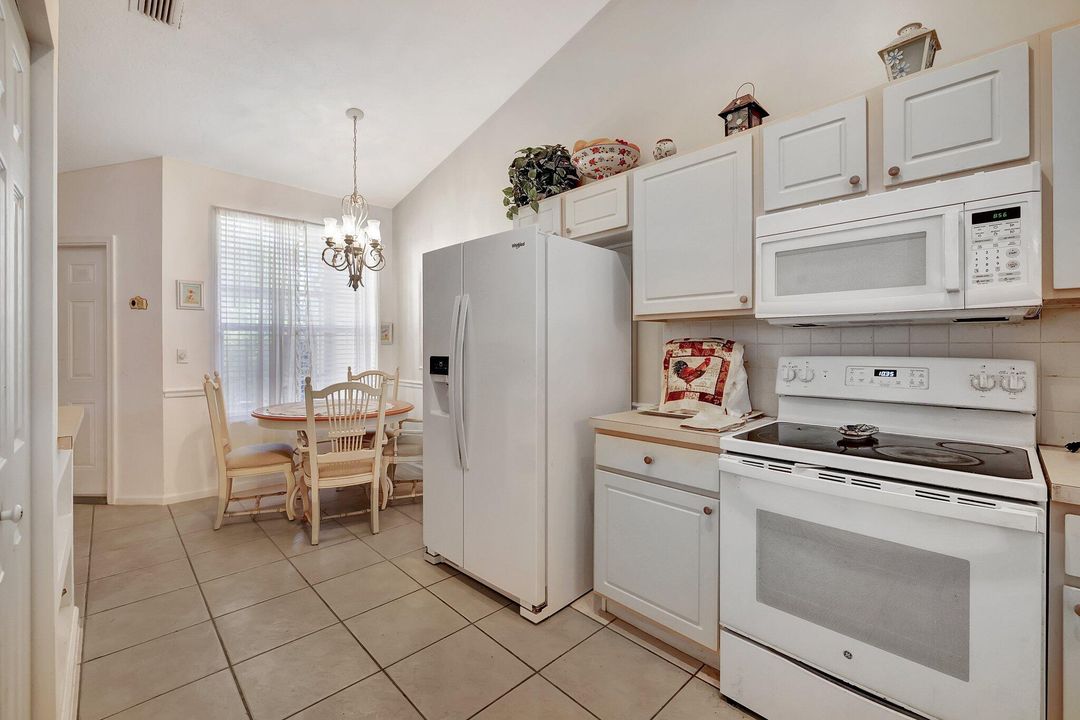 For Sale: $390,000 (2 beds, 2 baths, 1343 Square Feet)