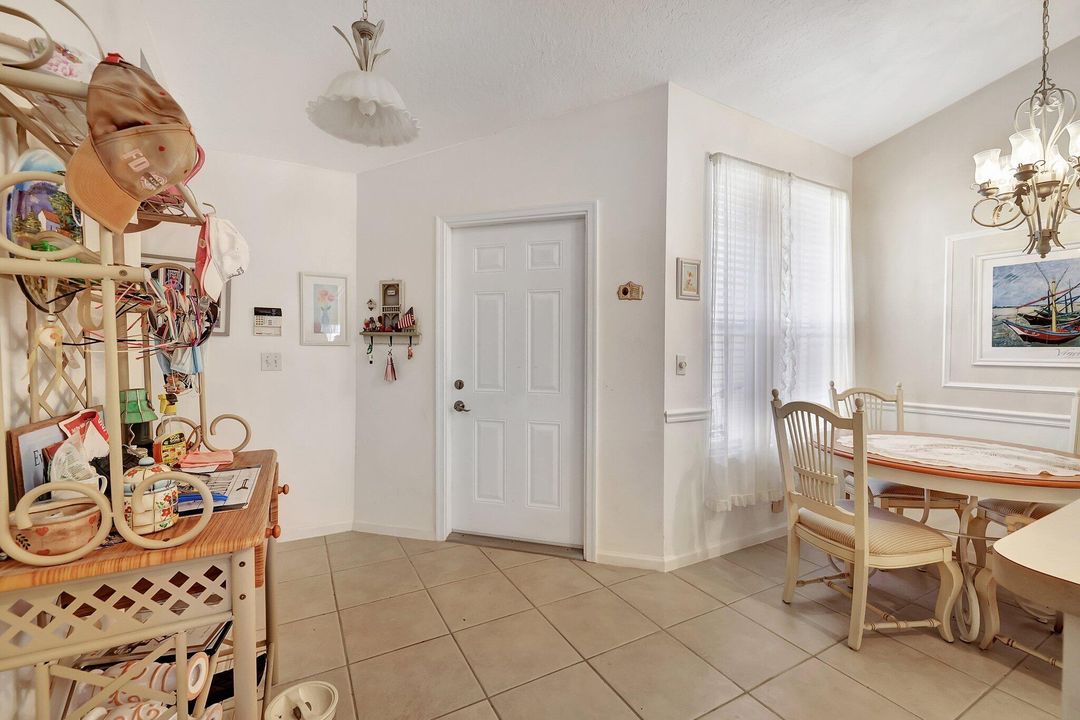 For Sale: $390,000 (2 beds, 2 baths, 1343 Square Feet)