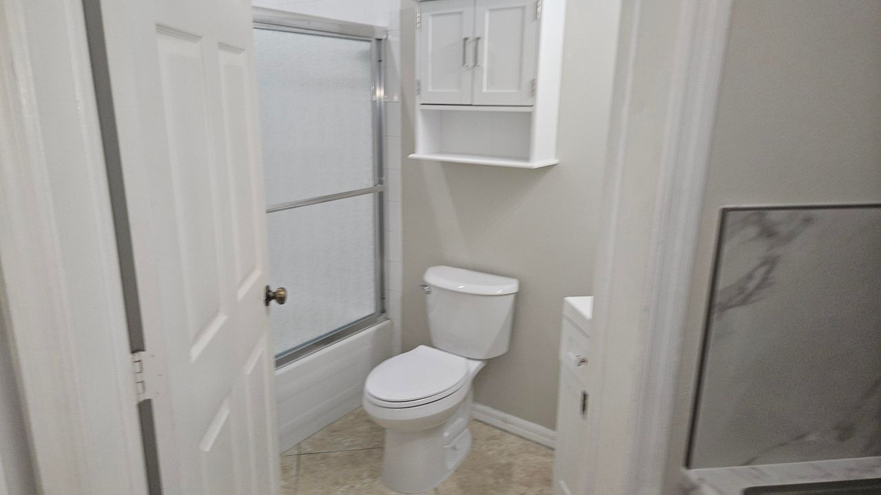 For Rent: $1,400 (1 beds, 1 baths, 1196 Square Feet)