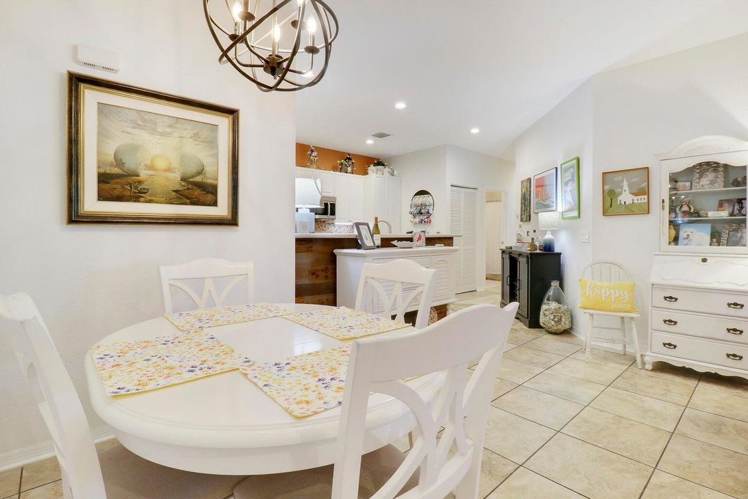 For Sale: $255,000 (2 beds, 2 baths, 1340 Square Feet)