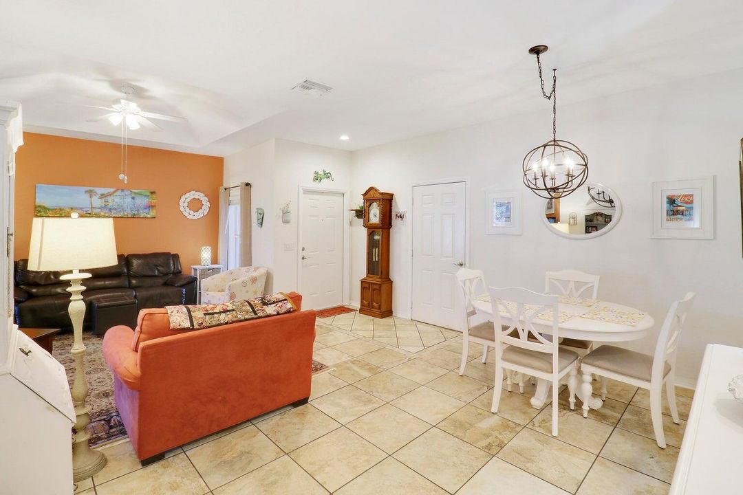 For Sale: $255,000 (2 beds, 2 baths, 1340 Square Feet)