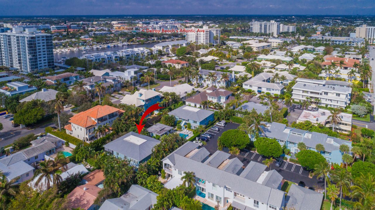 For Sale: $860,000 (2 beds, 2 baths, 1093 Square Feet)