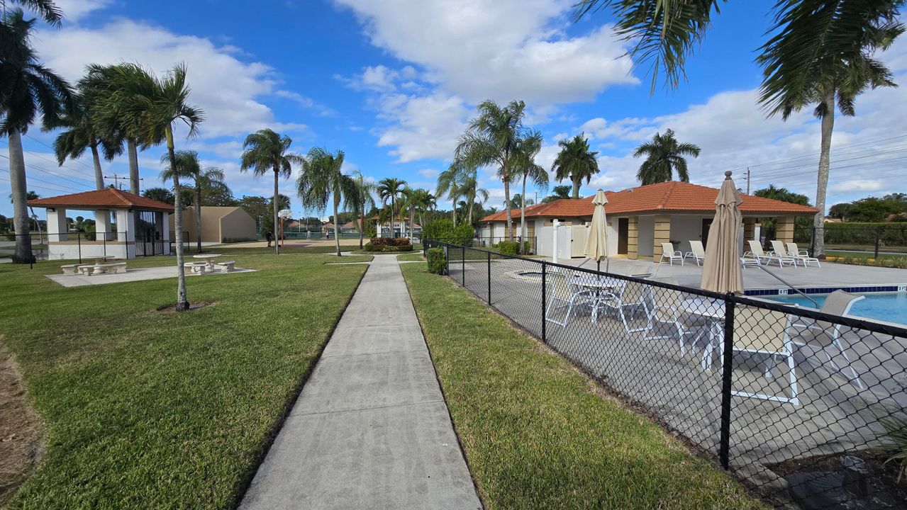 Active With Contract: $575,000 (3 beds, 2 baths, 2087 Square Feet)