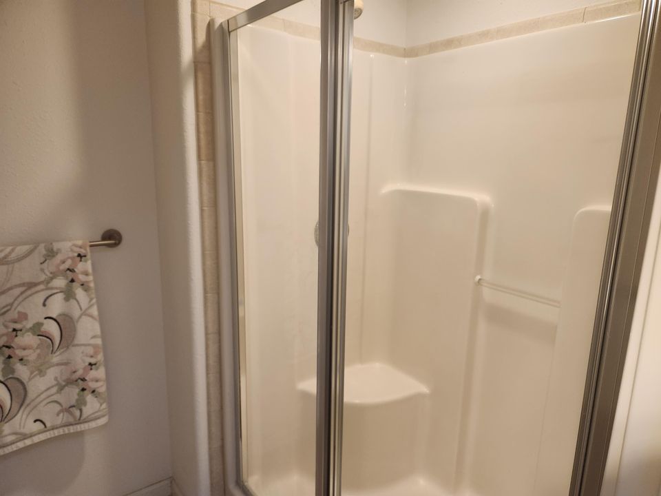 For Sale: $224,900 (2 beds, 2 baths, 1726 Square Feet)