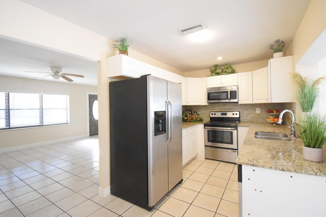 For Rent: $3,300 (3 beds, 2 baths, 1336 Square Feet)