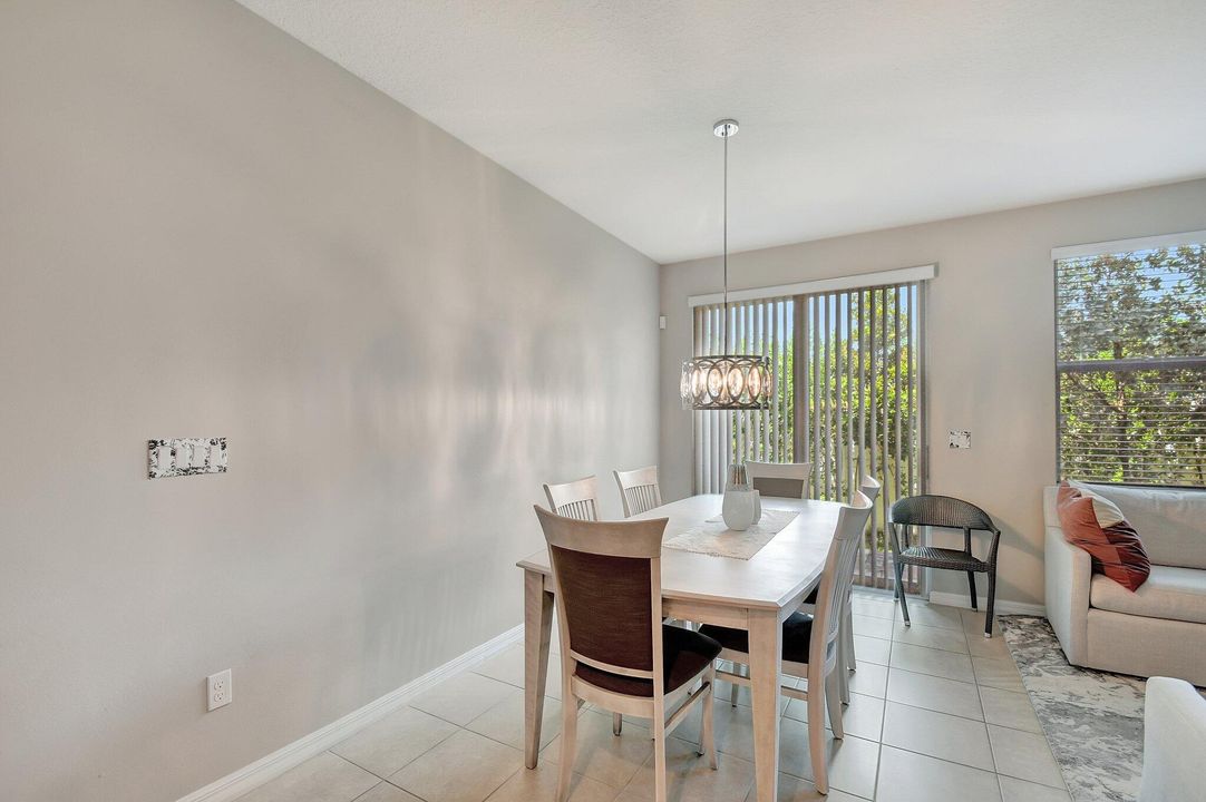 For Sale: $439,000 (3 beds, 2 baths, 1525 Square Feet)