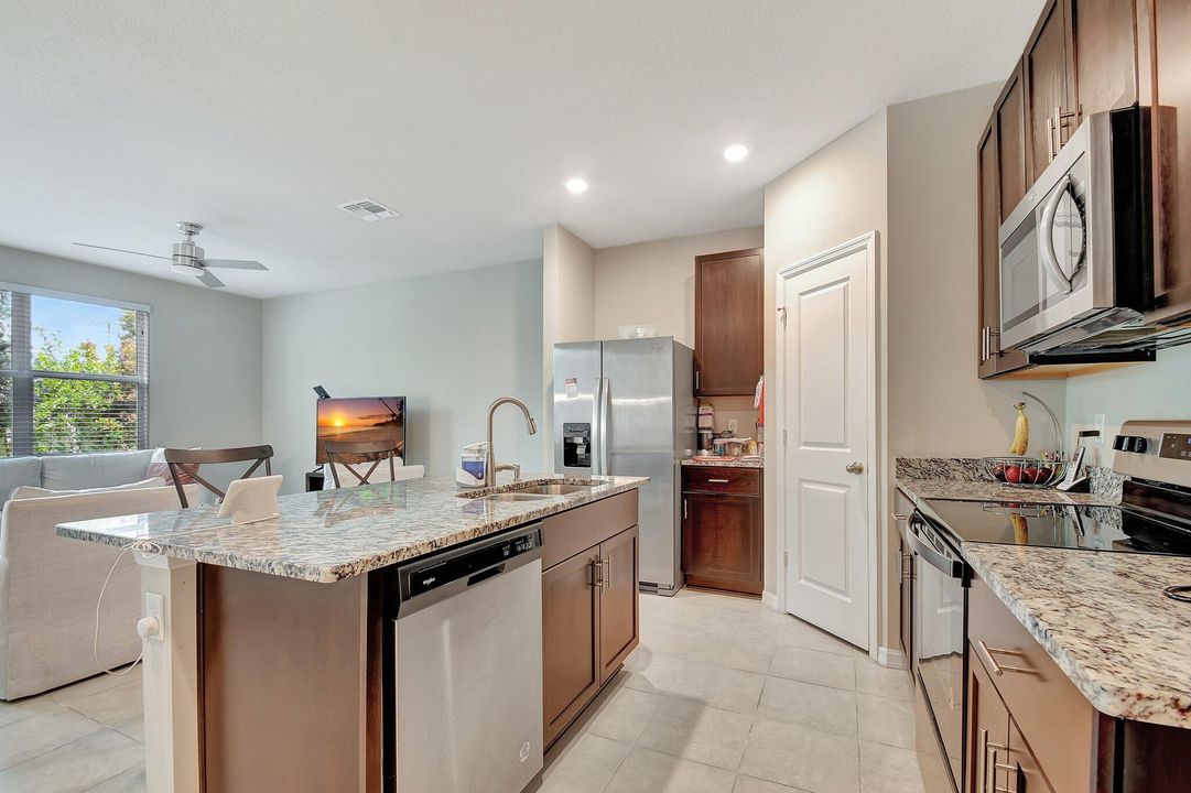 For Sale: $439,000 (3 beds, 2 baths, 1525 Square Feet)