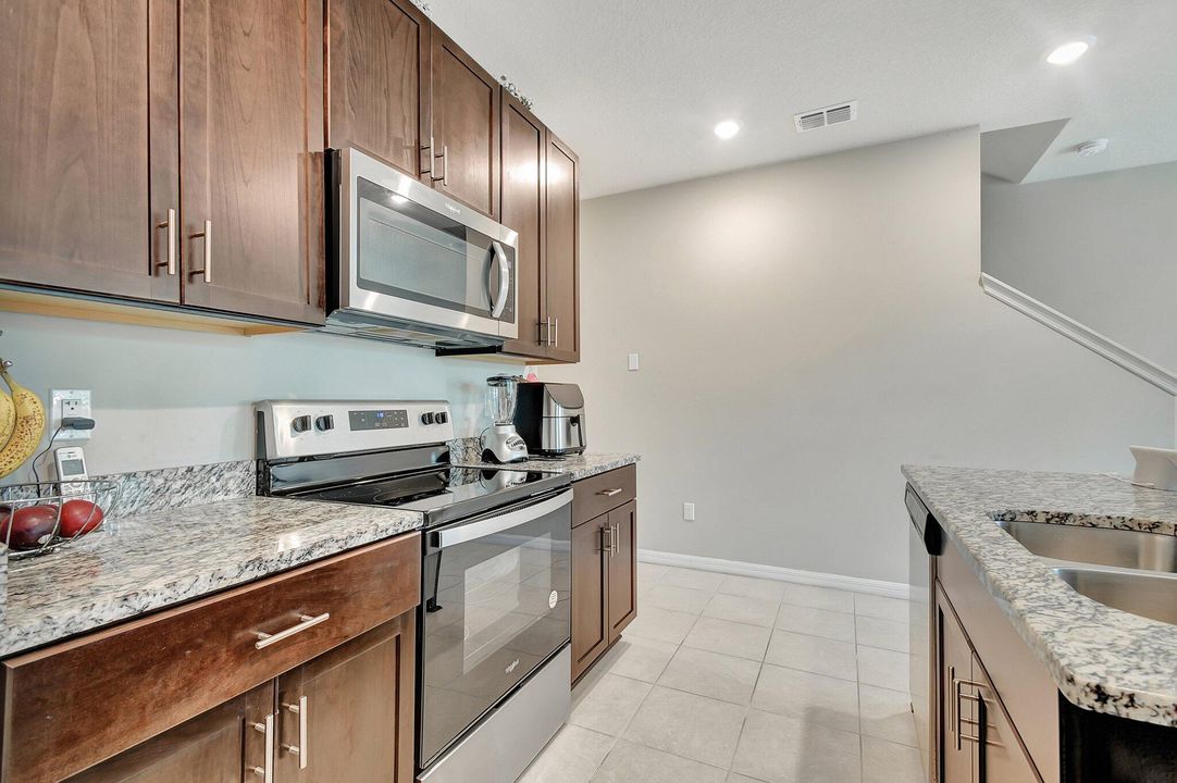 For Sale: $439,000 (3 beds, 2 baths, 1525 Square Feet)