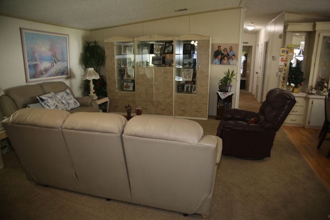 For Sale: $110,000 (2 beds, 2 baths, 1120 Square Feet)