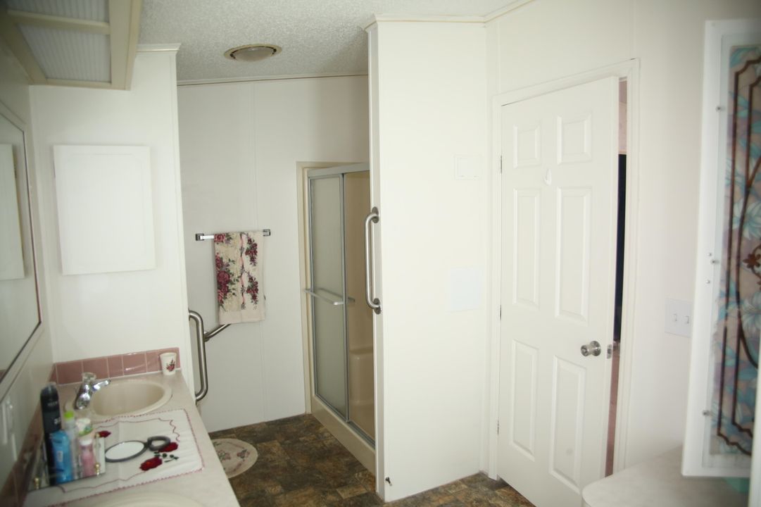 For Sale: $110,000 (2 beds, 2 baths, 1120 Square Feet)