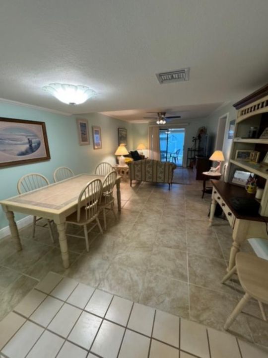 For Sale: $372,000 (2 beds, 2 baths, 1014 Square Feet)