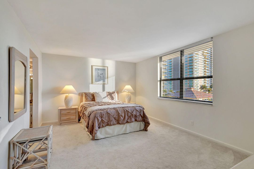 For Sale: $465,000 (2 beds, 2 baths, 1330 Square Feet)