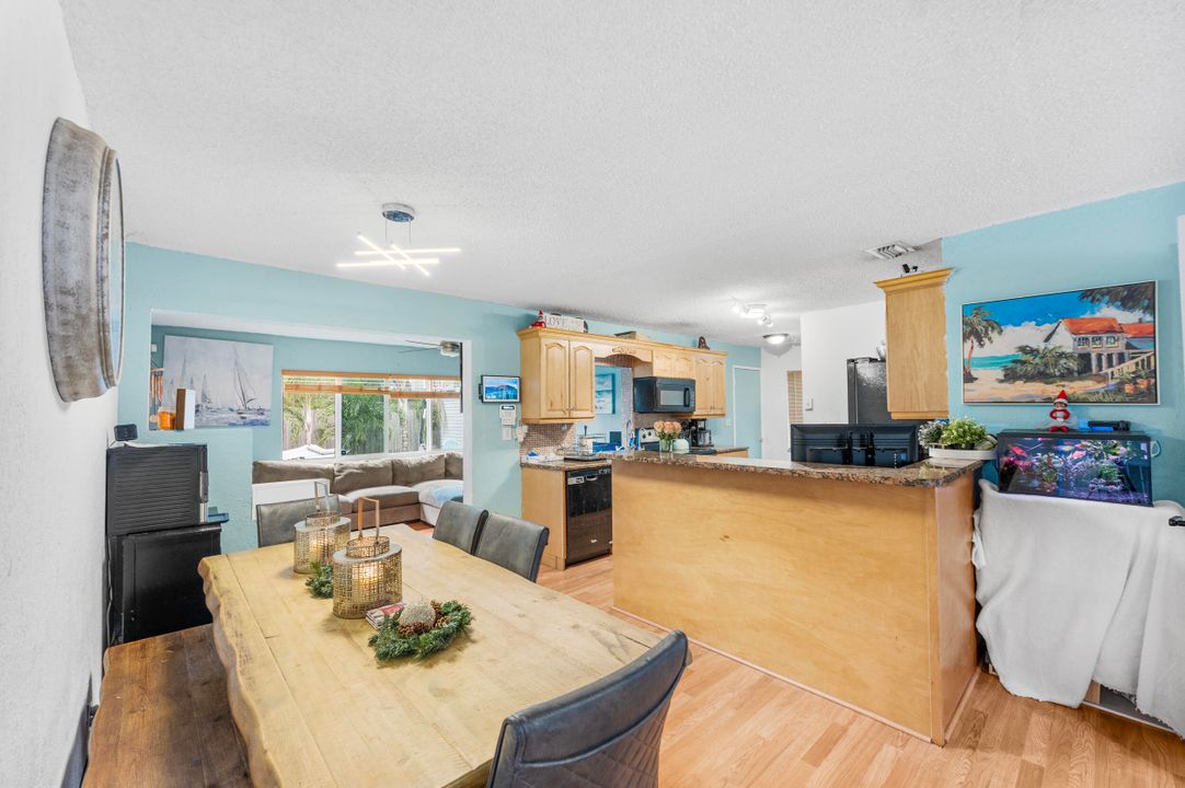 For Sale: $419,000 (3 beds, 2 baths, 1394 Square Feet)