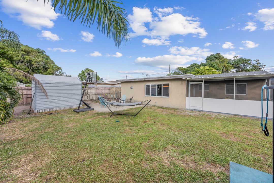 For Sale: $419,000 (3 beds, 2 baths, 1394 Square Feet)