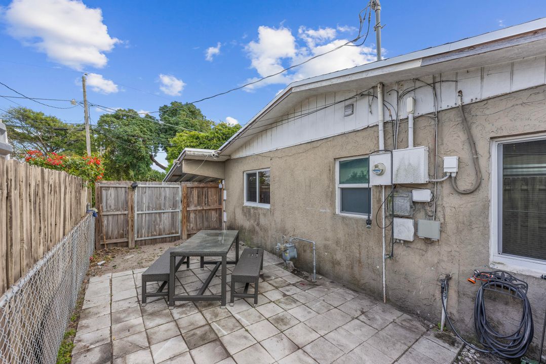 For Sale: $419,000 (3 beds, 2 baths, 1394 Square Feet)