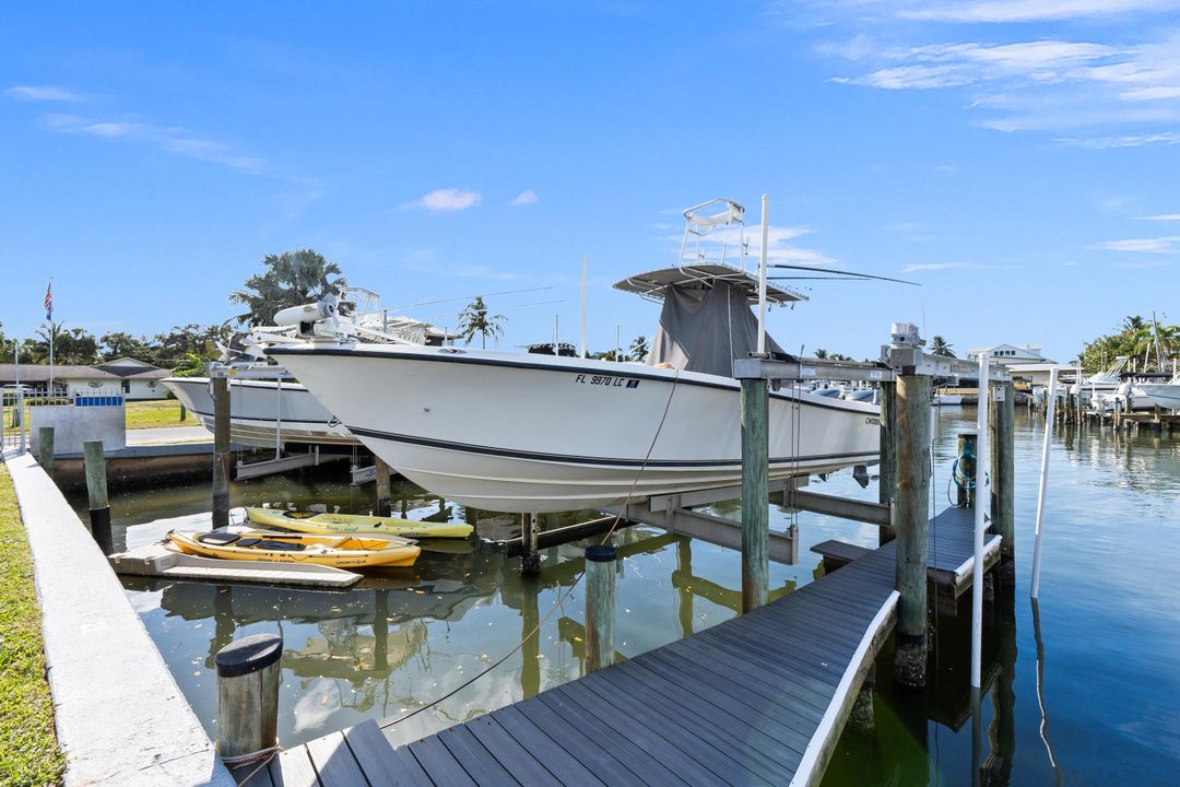 For Sale: $1,295,000 (3 beds, 2 baths, 1739 Square Feet)