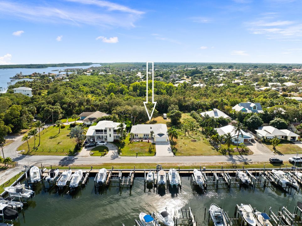 For Sale: $1,295,000 (3 beds, 2 baths, 1739 Square Feet)