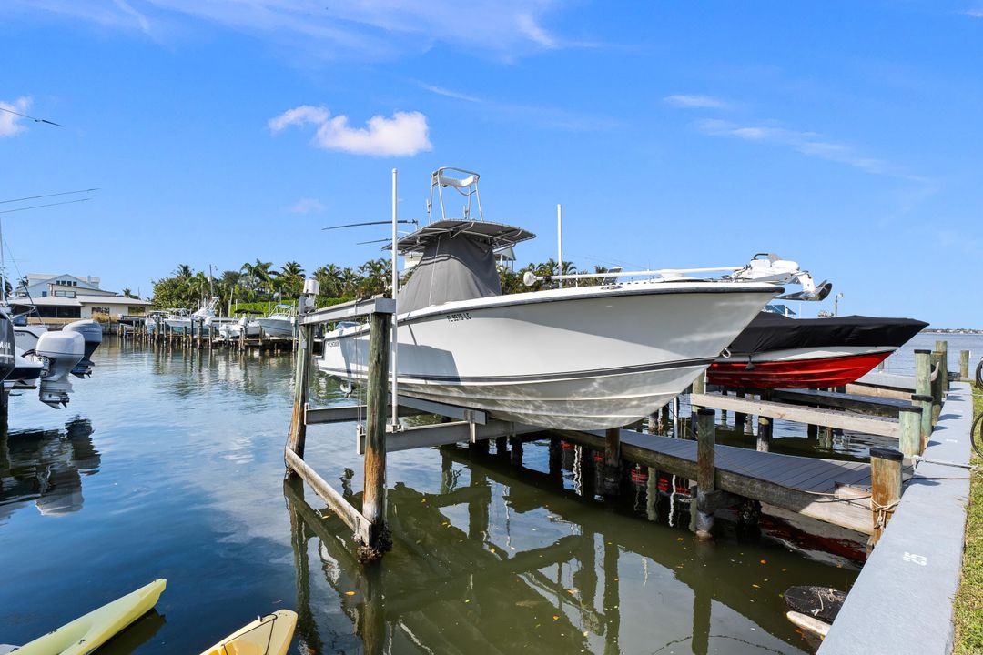 For Sale: $1,295,000 (3 beds, 2 baths, 1739 Square Feet)