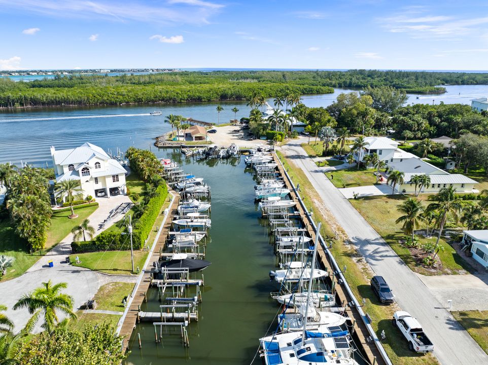 For Sale: $1,295,000 (3 beds, 2 baths, 1739 Square Feet)