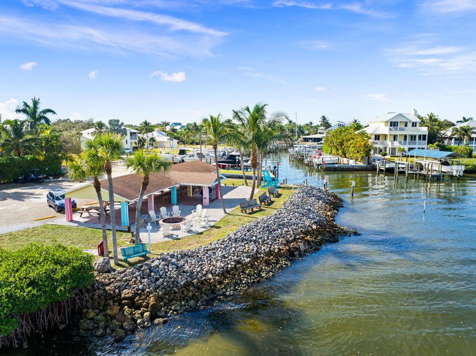 For Sale: $1,295,000 (3 beds, 2 baths, 1739 Square Feet)