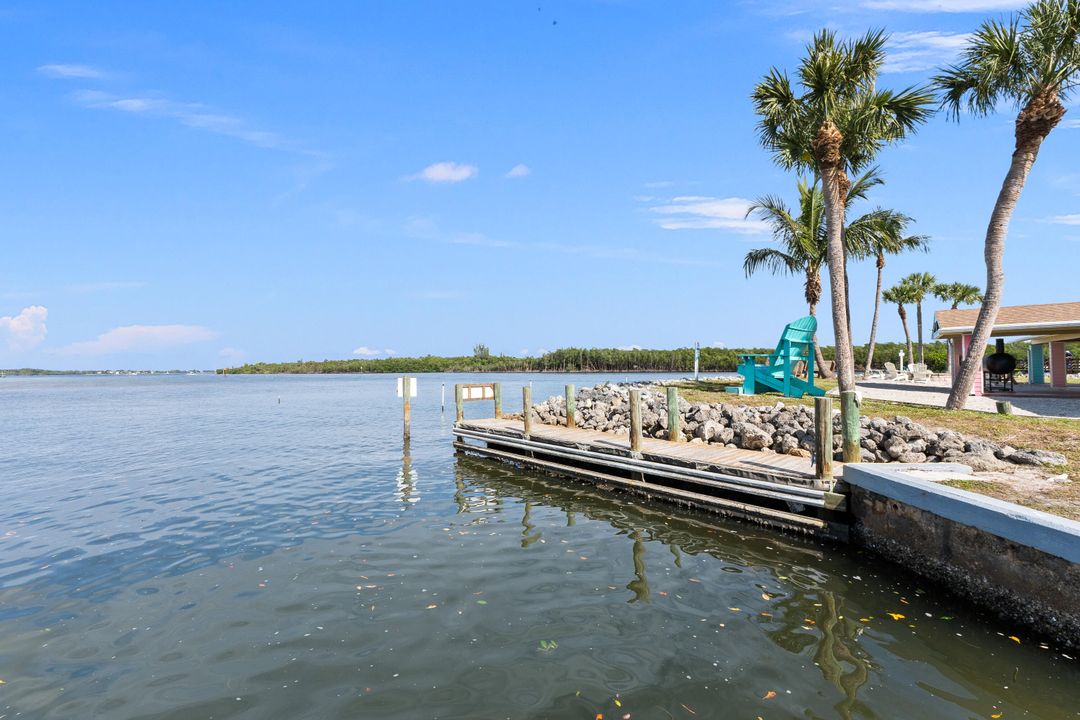 For Sale: $1,295,000 (3 beds, 2 baths, 1739 Square Feet)