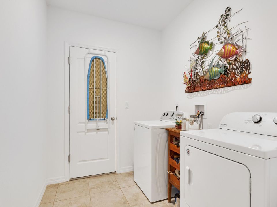 For Sale: $414,900 (3 beds, 2 baths, 2066 Square Feet)