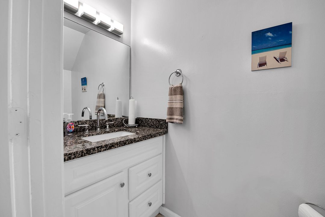 For Sale: $354,500 (2 beds, 1 baths, 1224 Square Feet)