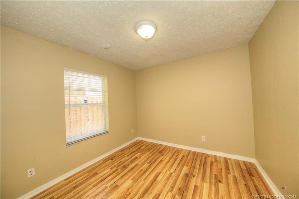 For Rent: $3,800 (3 beds, 2 baths, 1250 Square Feet)