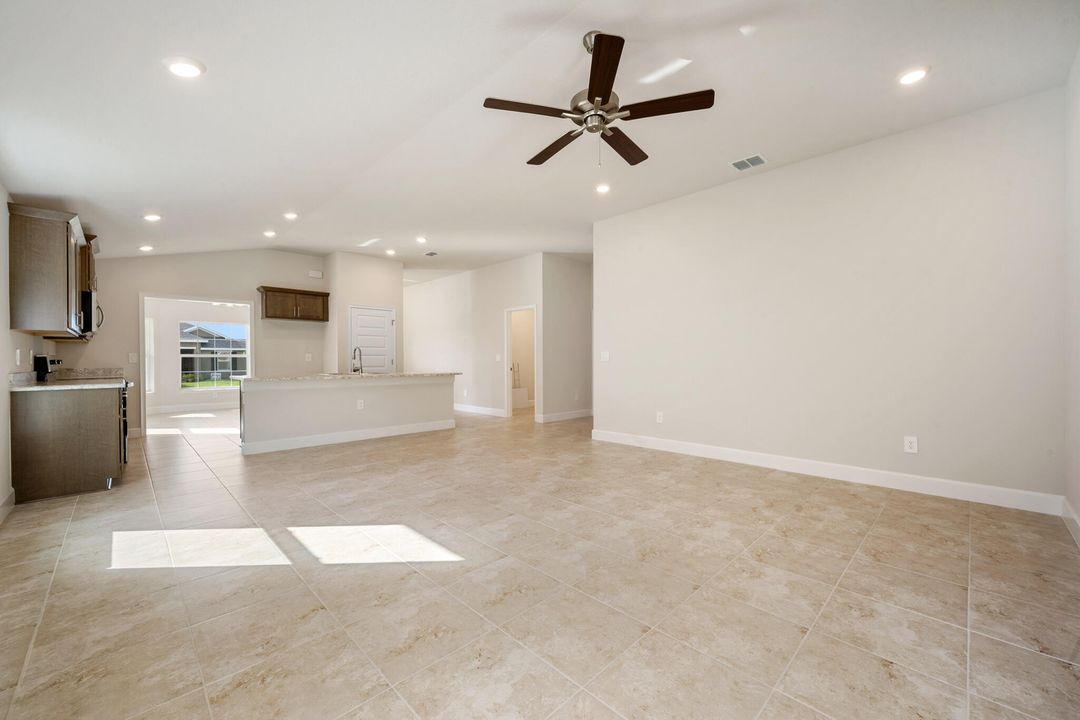 For Sale: $385,612 (3 beds, 2 baths, 1780 Square Feet)