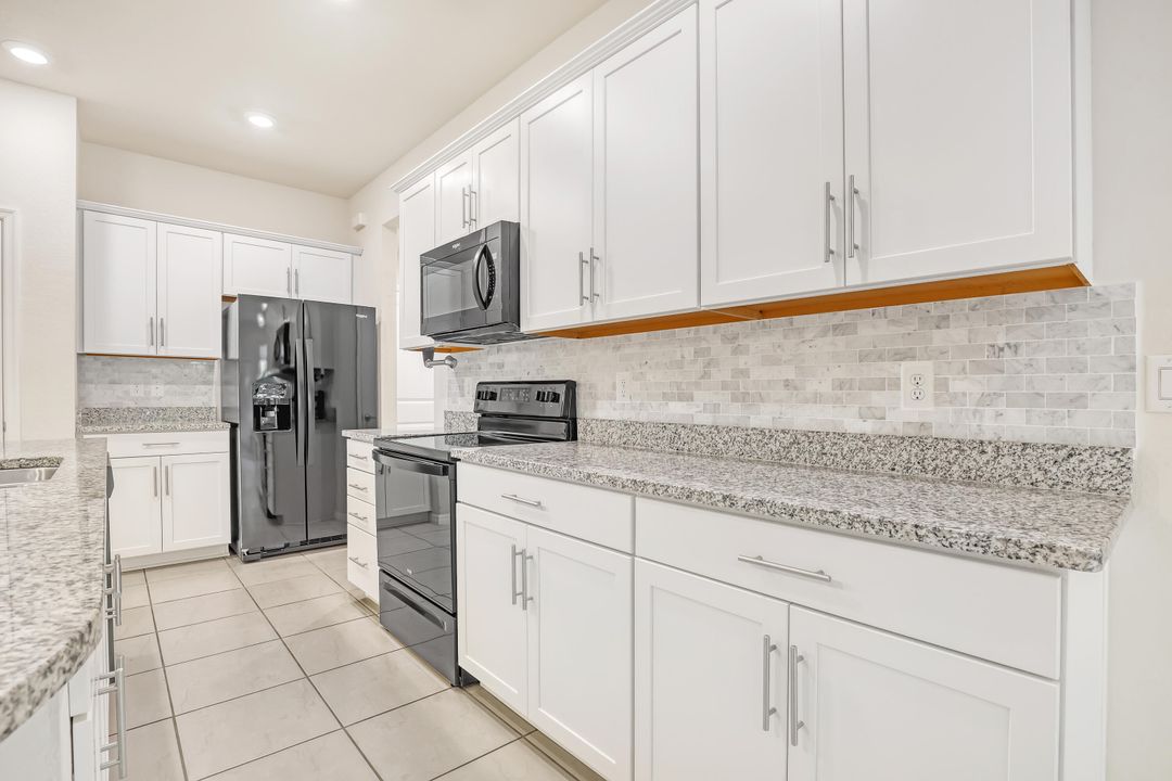 For Sale: $425,000 (3 beds, 2 baths, 1612 Square Feet)