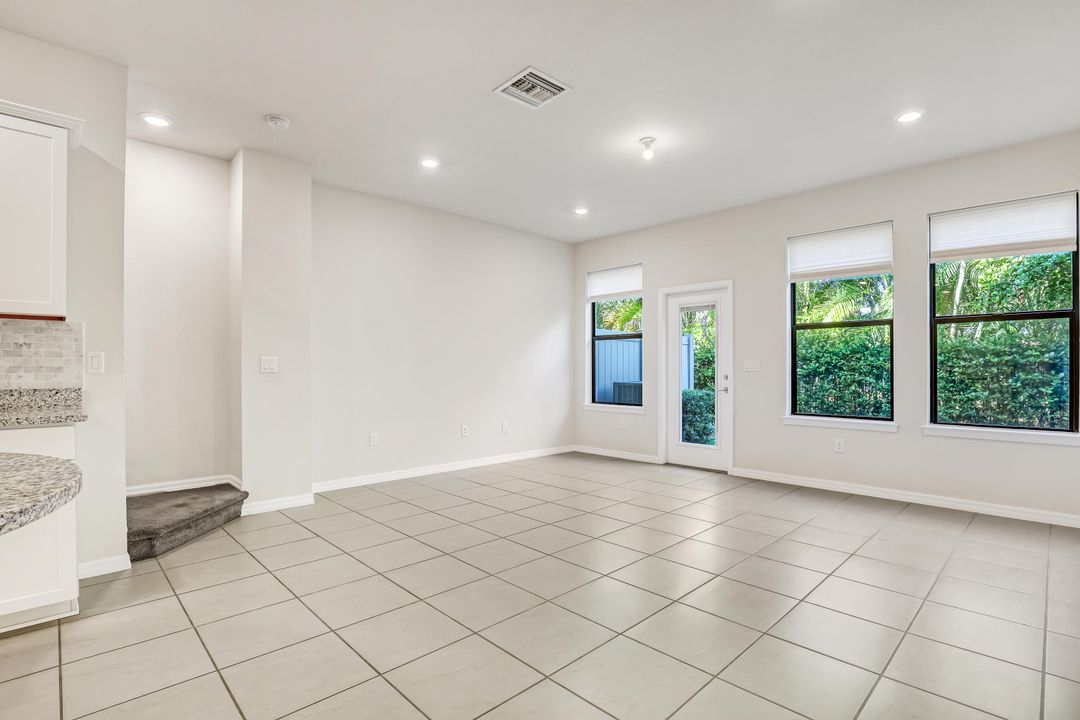 For Sale: $425,000 (3 beds, 2 baths, 1612 Square Feet)