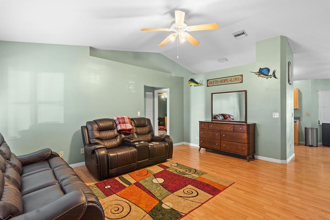 For Sale: $449,000 (3 beds, 2 baths, 1413 Square Feet)