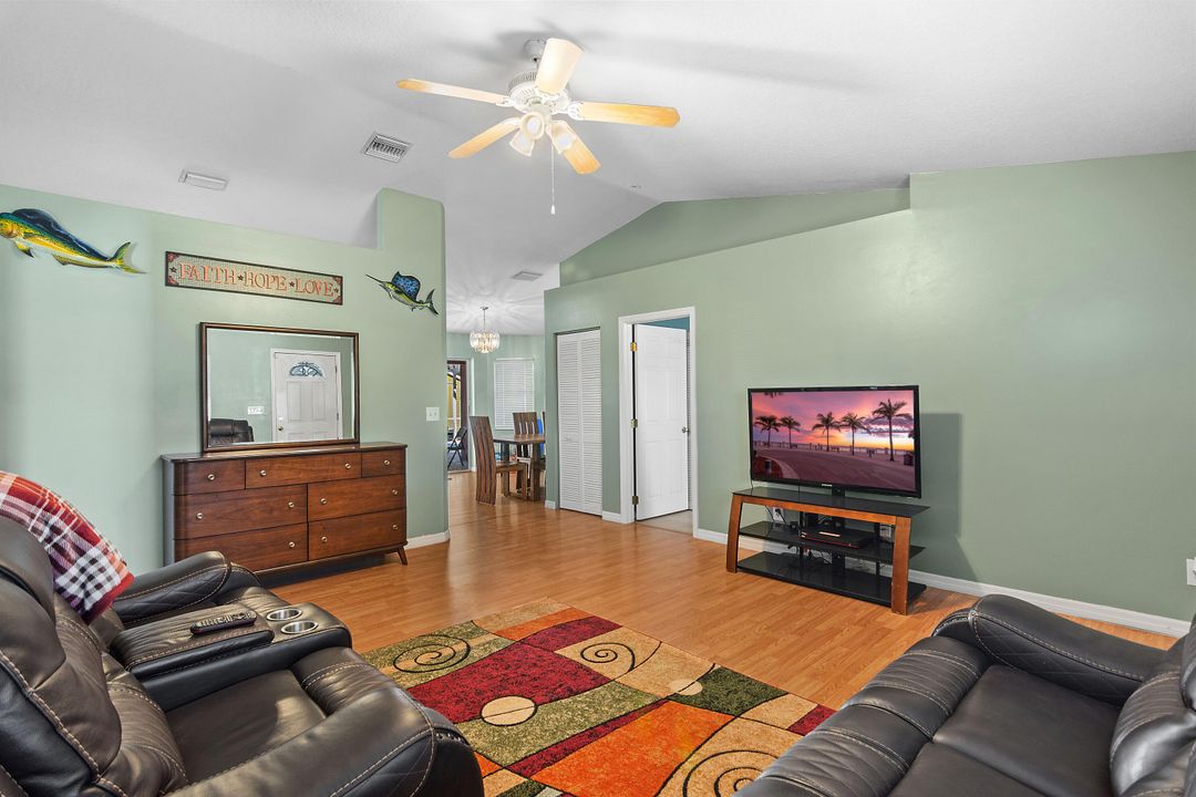 For Sale: $449,000 (3 beds, 2 baths, 1413 Square Feet)