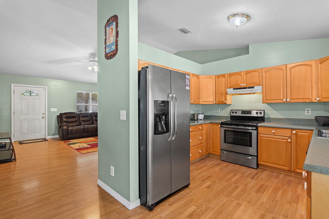 For Sale: $449,000 (3 beds, 2 baths, 1413 Square Feet)